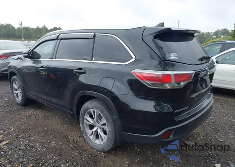 2015 Toyota Highlander Xle V6 z USA, uszkodzony, nr VIN 5TDJKRFH5FS101847